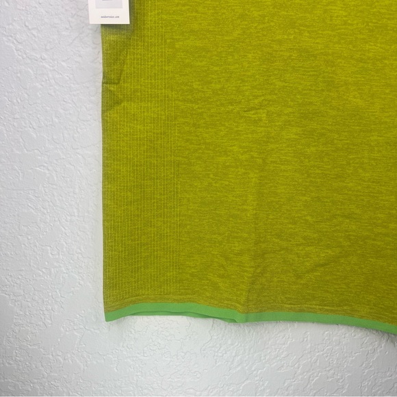 Outdoor Voices Men’s Green Apple Seamless Pique Tank Top Shirt Size XL - Picture 9 of 11